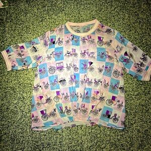 Woman’s silk chariot pattern T-shirt. With pink / purple tint. Size L.